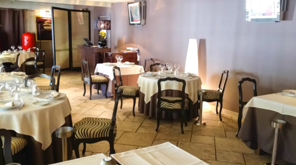 &100.png039;AUTHENTIC Restaurant Gastronomique Bassin Darcachon Authentic